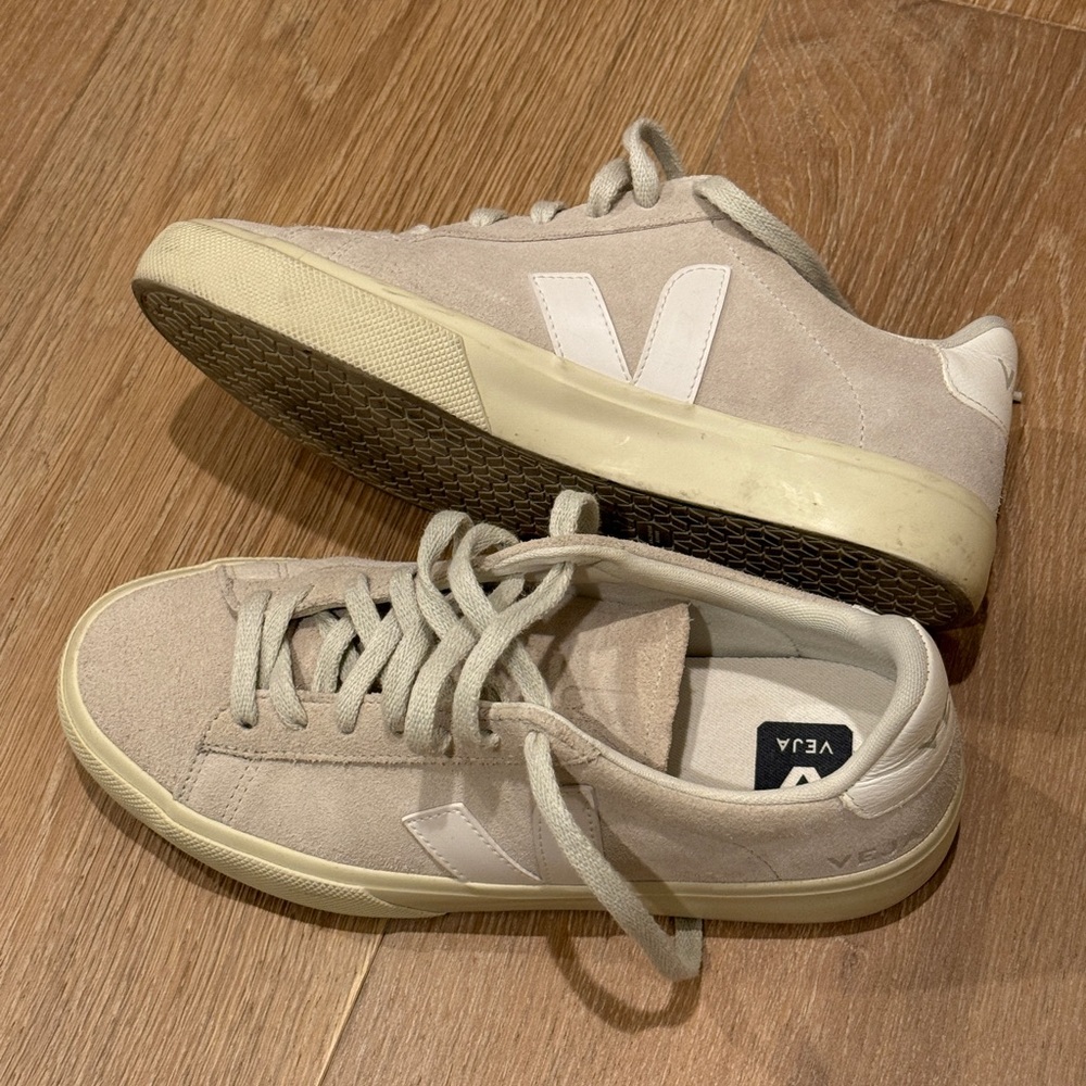 Veja Campo Sneakers in Natural / White 1